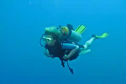 Cabo San Lucas: Beginners Diving Experience w/ Water & Snack