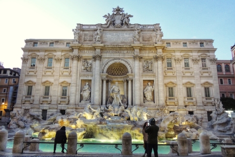 Visite de Rome au crépuscule parmi les piazzas et les fontaines