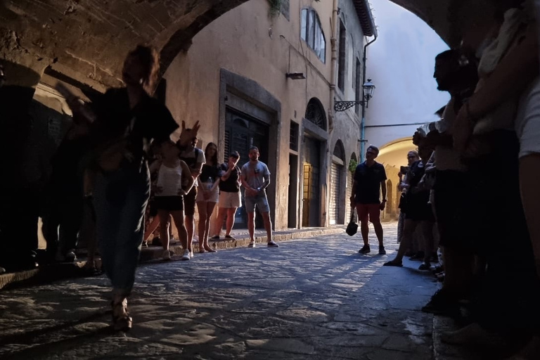 Firenze: tour a piedi guidato tra misteri e leggendeVisita guidata in inglese