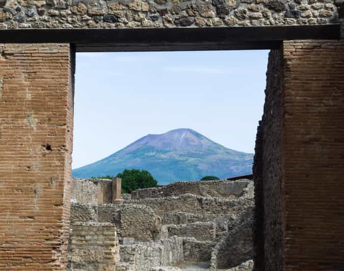 Pompei Pompeii Guided Walking Tour with SkiptheLine Entry GetYourGuide