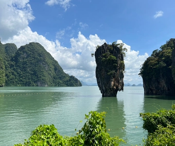 Khaolak: Phang Nga Bay, Tapu Island, and Panyi Village Tour