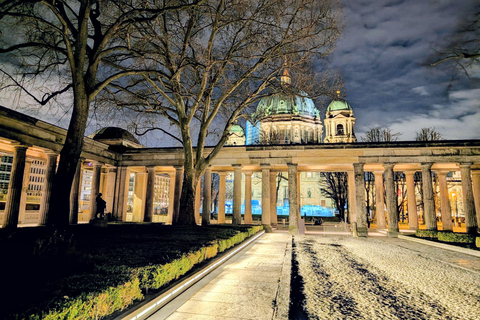 Berlin Night Walking Tour - Iconic Illuminated Landmarks Private Berlin Sunset Walking Tour - Iconic Landmarks