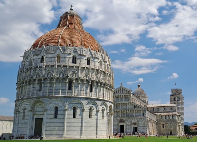 Visit Pisa Square of Miracles and Leaning Tower Walking Tour in Pisa