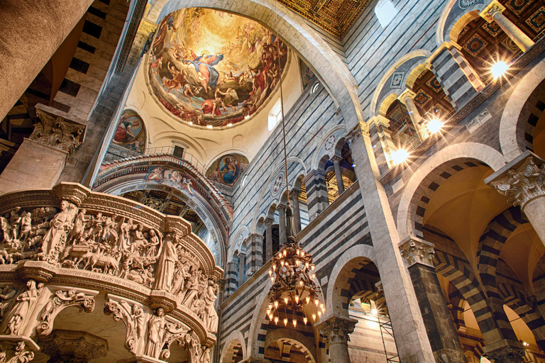 Visite complète du Champ des Miracles avec escalade de la Tour Penchée