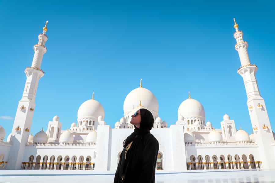 Von Dubai: Abu Dhabi & Scheich-Zayid-Moschee Tour. Foto: GetYourGuide Von Dubai: Abu Dhabi & Scheich-Zayid-Moschee Tour. Foto: GetYourGuide