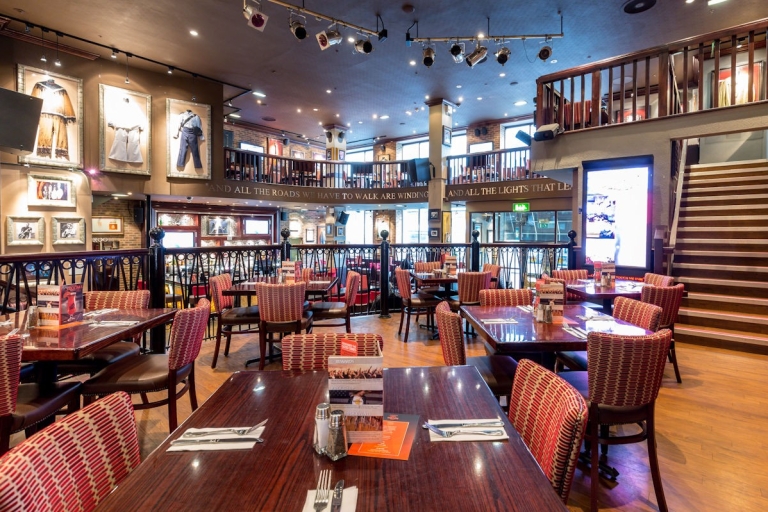 Hard Rock Cafe Manchester: Priorytetowe miejsca i posiłekMenu Diamentowe