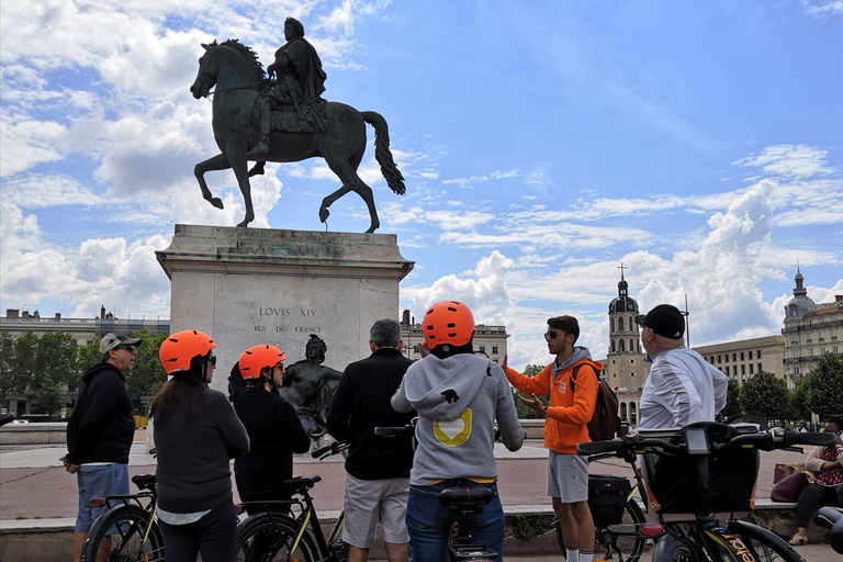 Lyon : visite de 2 h à vélo électrique avec un guide localLyon : visite de 2 h à vélo électrique en anglais