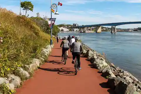 São João: destaques e passeio de bicicleta pela história