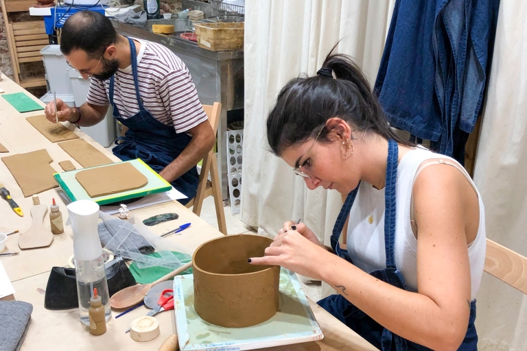 Barcelone : Atelier d'expérience de fabrication de céramique artisanaleExpérience de fabrication de tasses artisanales