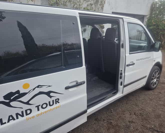 Isla Terceira: Excursión de día completo en furgoneta con almuerzo ...