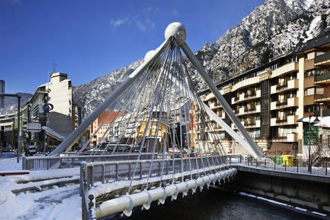 Desde Barcelona: Excursión de un día con guía a Andorra y FranciaDesde Barcelona: Excursión guiada de un día a Andorra y Francia