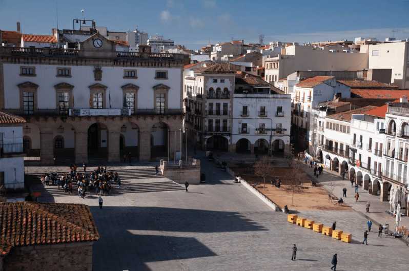 Cáceres: City Highlights Walking Tour with Local Guide