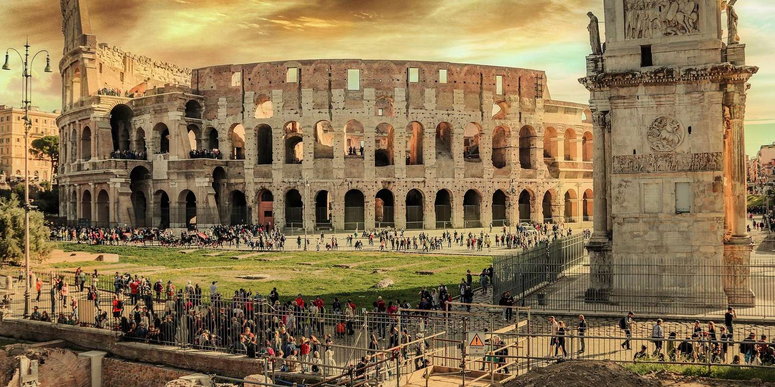 Colosseum Sunset Tour with Entry