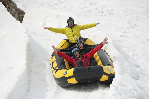 Da Yerevan: Tour privato di rafting sulla neve con trasferimentiDa Yerevan: tour privato di rafting sulla neve con trasferimenti in hotel