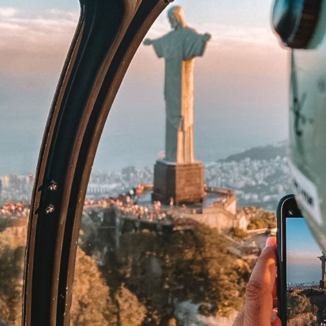 Colagem de mídia