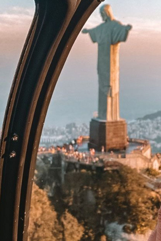Colagem de mídia