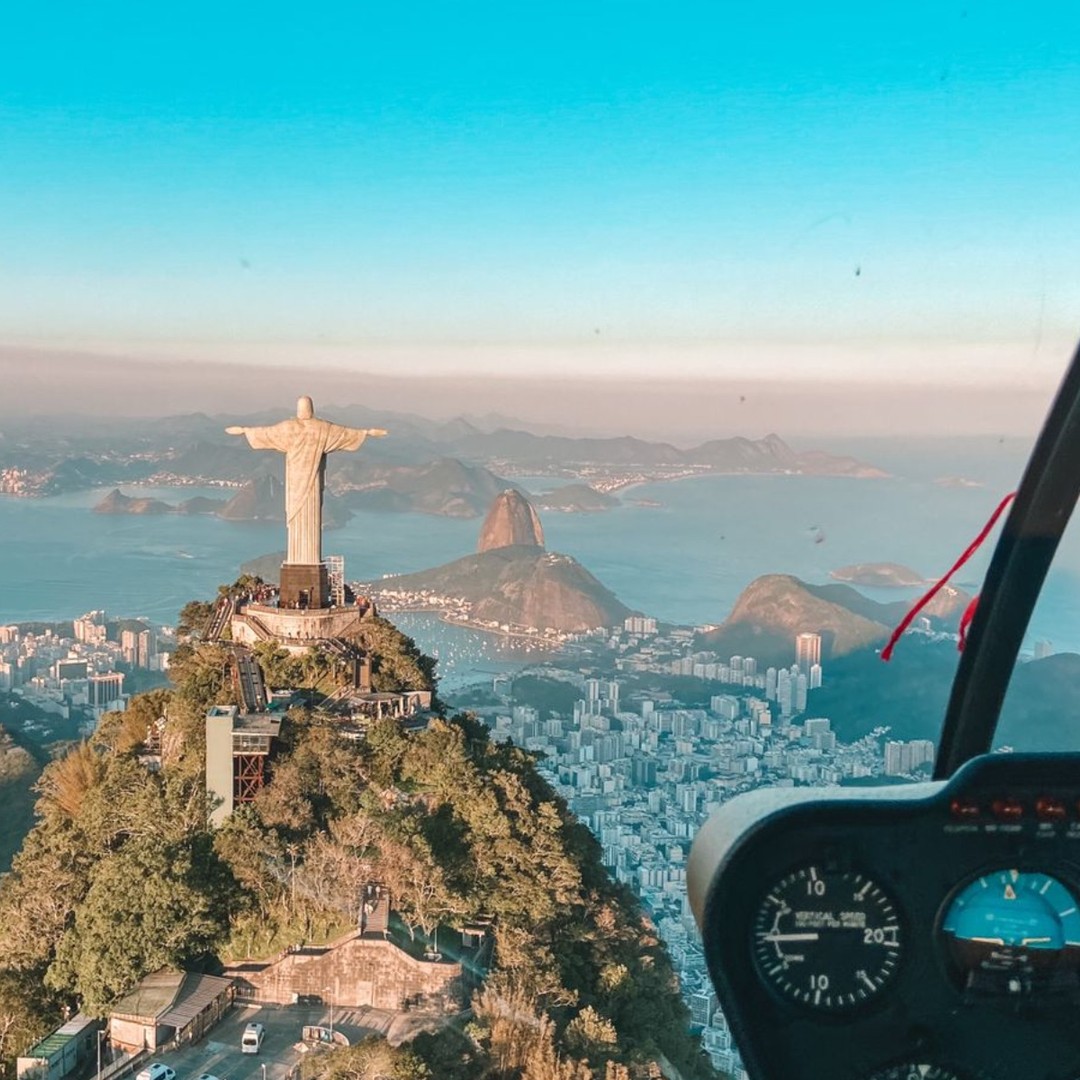 Colagem de mídia