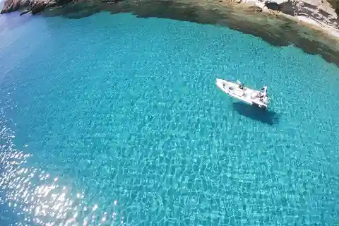 Sant'Antioco : Excursion pittoresque en canot pneumatique avec équipement de plongée en apnée