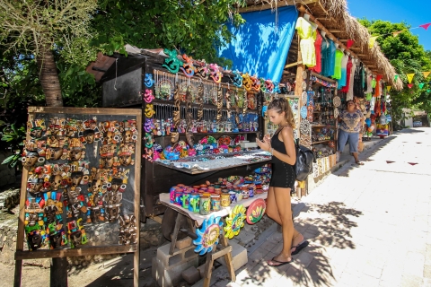 Von Cancun aus: Katamaran-Tagesausflug zur Isla MujeresTour mit Transport, Mittagessen und Open Bar