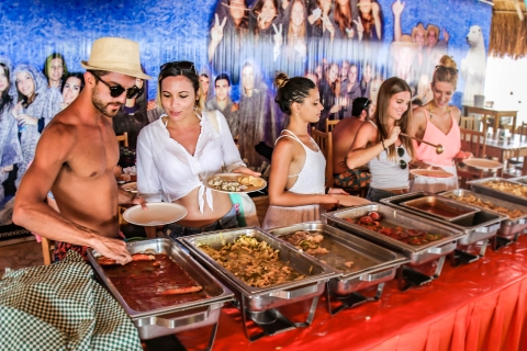 Z Cancun: jednodniowa wycieczka katamaranem na Isla MujeresCancun: katamaran Isla Mujeres z Open Barem (opcja lunchu w formie bufetu)