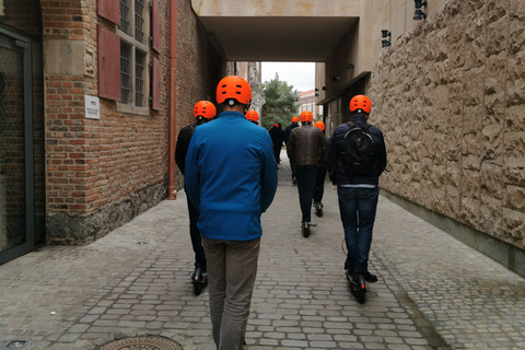 Wrocław: Recorrido guiado en scooter eléctrico por el casco antiguo