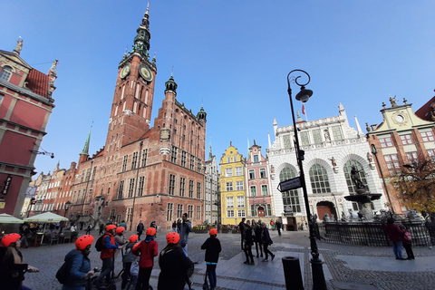 Wrocław: Recorrido guiado en scooter eléctrico por el casco antiguo