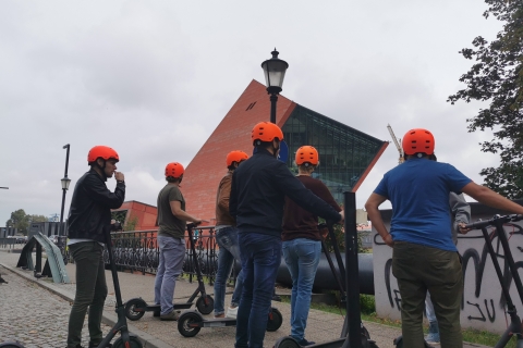 Wrocław : Tour en scooter électrique d'Ostrów TumskiVisite guidée en scooter électrique Wrocław : Visite d'Ostrów Tumski