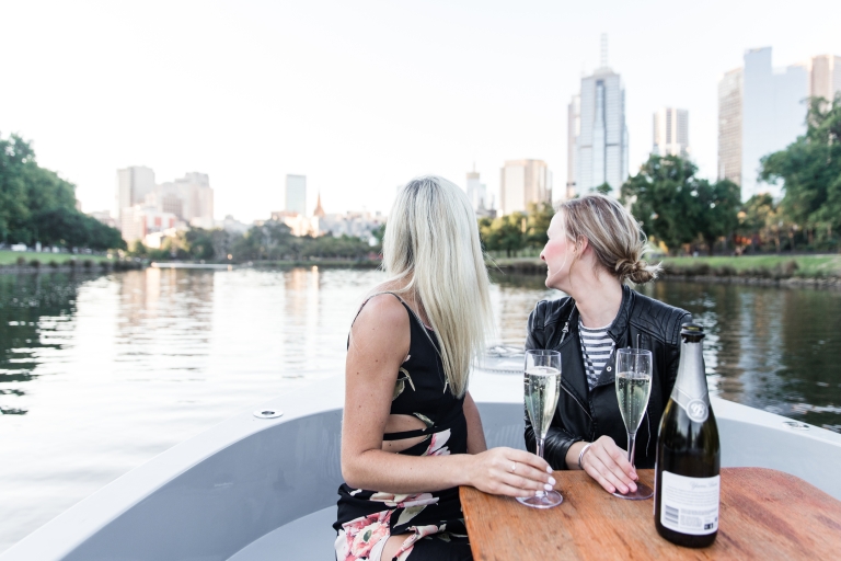 Melbourne: Electric Picnic Boat Rental on the Yarra River 2 Hours