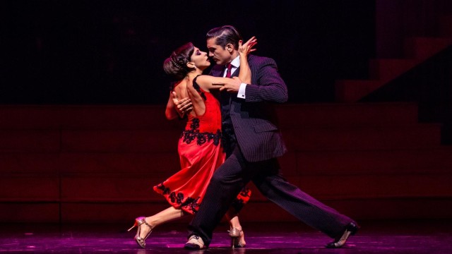 Visit Buenos Aires Tango Porteño Show with Optional Dinner in Colón