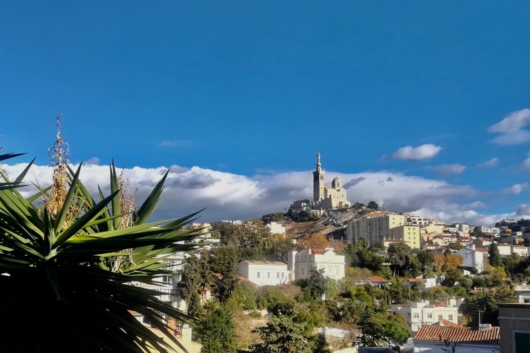Marsylia: Wycieczka piesza z przewodnikiem po wspaniałych dzielnicachMarsylia: piesza wycieczka z przewodnikiem po lokalnych dzielnicach