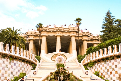 Skip-The-Line Sagrada Familia & Park Güell Guided Tour Private Tour with Hotel Pickup