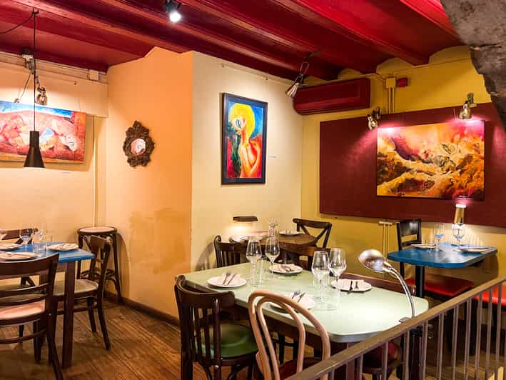 Barcelona El Born/Gothic Quarter Wine and Tapas Bar Tour GetYourGuide