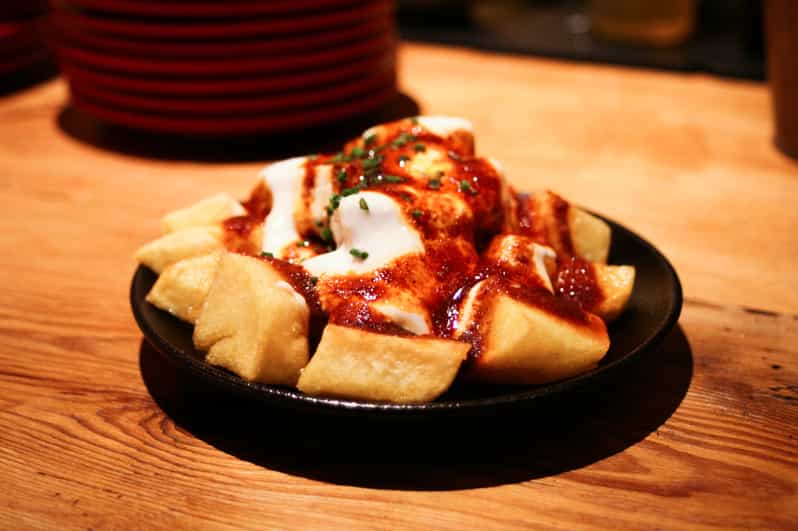 Barcelona El Born/Gothic Quarter Wine and Tapas Bar Tour GetYourGuide