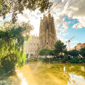 Barcelona: Sagrada Familia, Park Güell & Gothic Quarter Tour