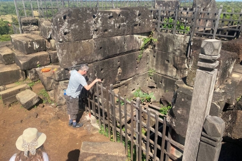 Private Preah Vihea and 2 temples guided tour Private Minivan Preah Vihea & 2 temples Guided Tour