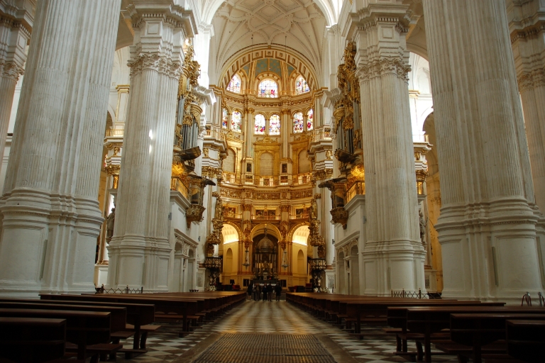 Granada: rondleiding kathedraal en koninklijke kapel met kaartjesKathedraal en koninklijke kapel Premium tour Frans