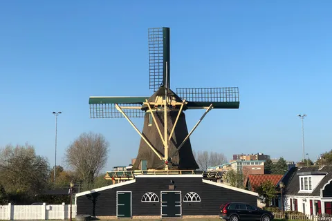 From Amsterdam: Guided Zaanse Schans & Zaandam E-Bike Tour