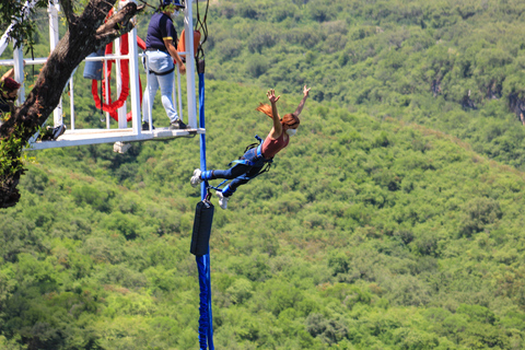 Santiago: Skoki na bungee w parku Cola de Caballo