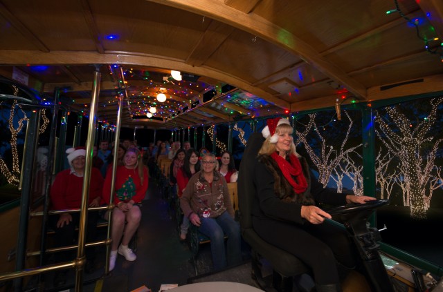 Visit Boston Holiday Sights and Festive Nights Trolley Tour in Salem