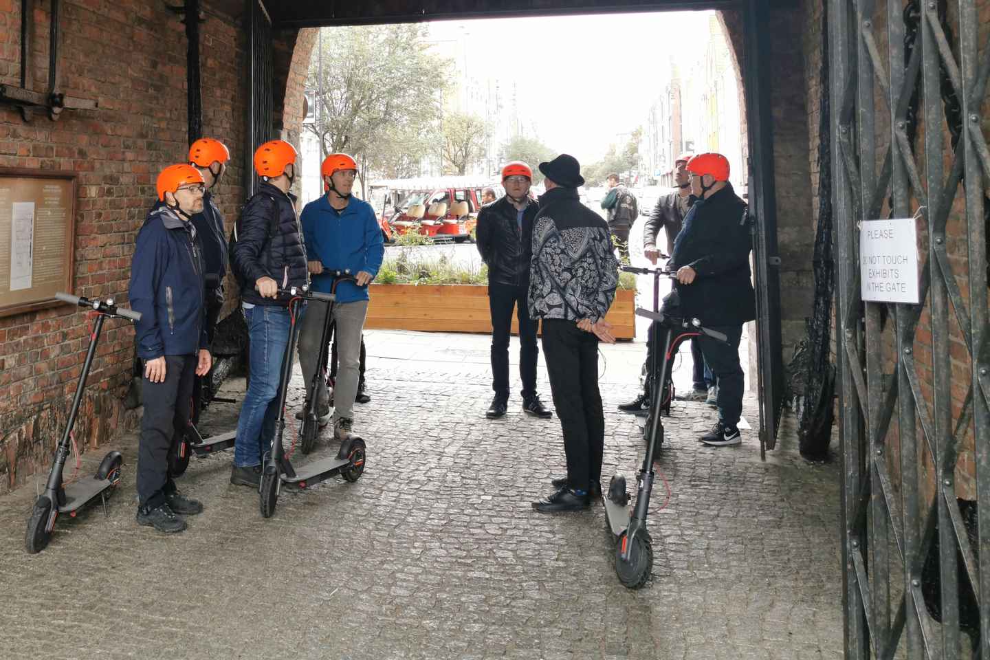 Electric Scooter Tour: Altstadt-Tour - 2 Stunden Magie!