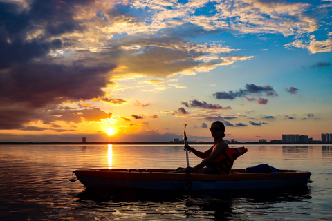 Cancun: kajakervaring bij zonsondergang in de mangroven