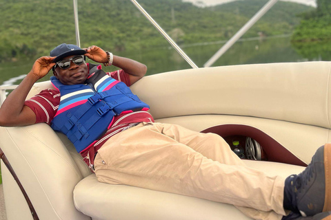 "Ghana Unveiled: Esplora il cuore dell'Africa occidentale" in 7 giorni."Ghana svelata: scopri il cuore dell'Africa occidentale" .