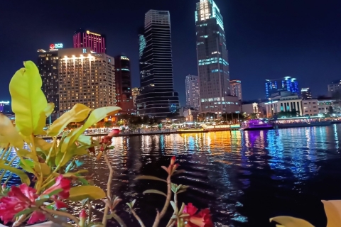 Nocna wycieczka po mieście Ho Chi Minh: wieża Bitexco i rejs z kolacjąNocna wycieczka po mieście Ho Chi Minh w języku angielskim
