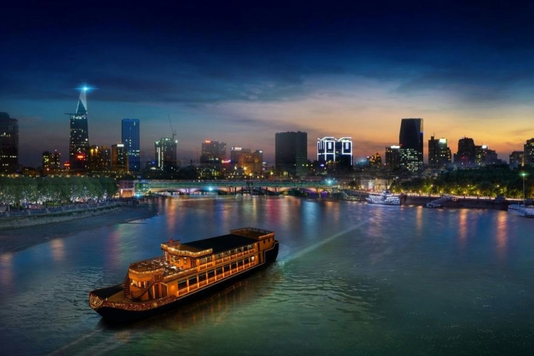 Nocna wycieczka po mieście Ho Chi Minh: wieża Bitexco i rejs z kolacjąNocna wycieczka po mieście Ho Chi Minh w języku angielskim