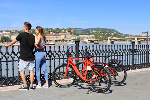 Budapest: cómodo tour guiado en bicicleta eléctrica de 3,5 horasTour en alemán