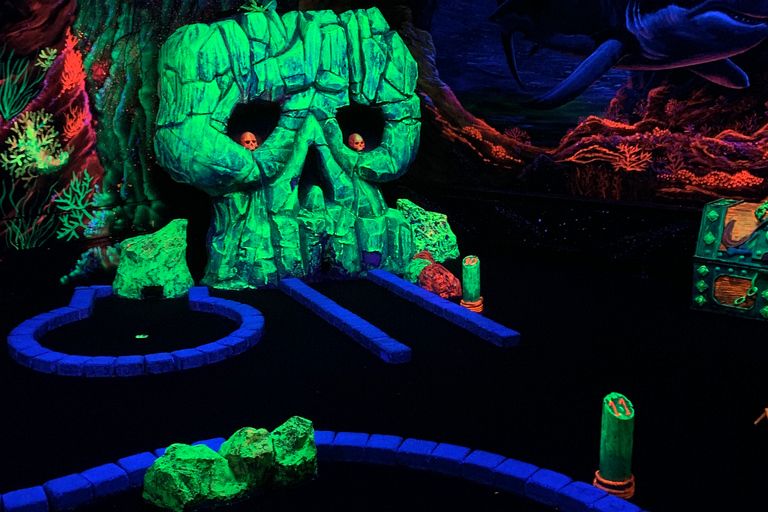 Amsterdam: 12-Hole Glow-in-the-Dark Mini-Golf Experience