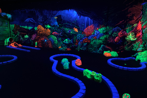 Amsterdam: 12-Hole Glow-in-the-Dark Mini-Golf Experience