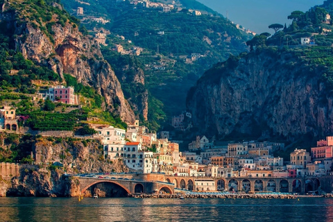 Desde Sorrento: Crucero privado con champán por Positano y Amalfi