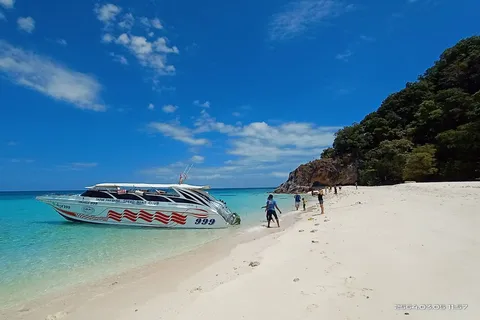 From Koh Lanta: Speedboat Transfer to/From Koh Lipe