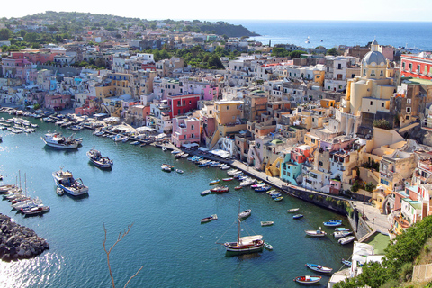 Sorrento : Excursion d'une journée à Ischia et Procida en croisière privée